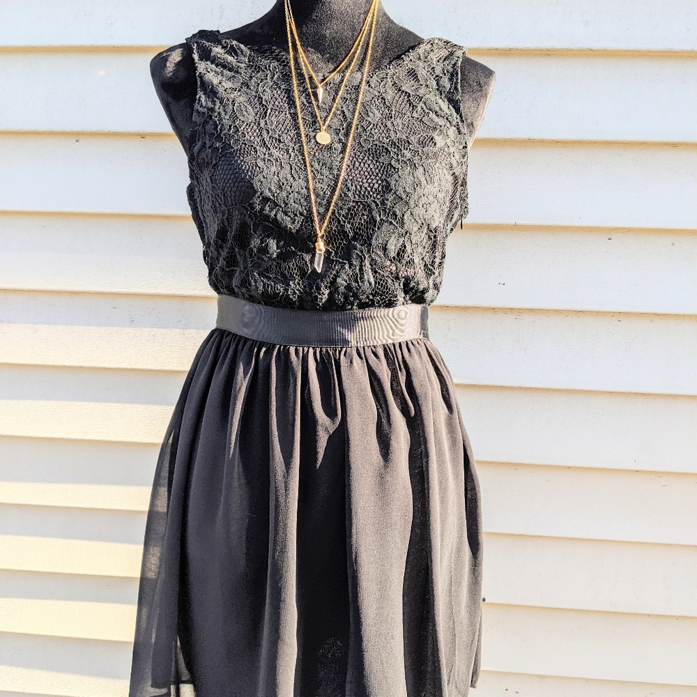 LUSH Size S Boho Black Lace Midi Dress